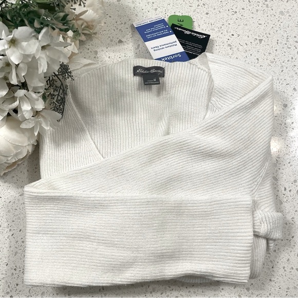 NWT š¦ Soft Ivory V-neck ribbed sweater | Medium - Picture 3 of 16